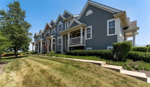 892 Clover Ln, Pingree Grove, IL 60140-9116