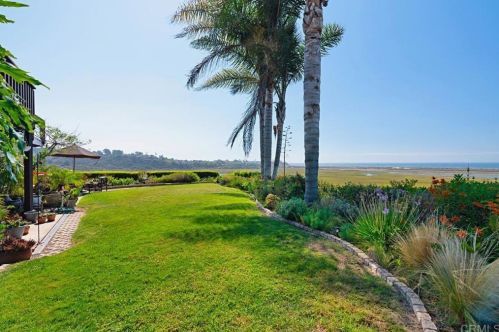 2467 Caminito Ocean Cv, Cardiff By The Sea CA  92007-2225 exterior