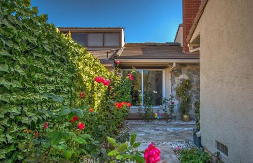 12 Gumwood, Irvine CA  92612-2352 exterior