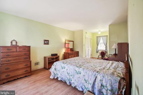 16 Severn Riv Rd, Severna Park MD 21146-4659 exterior