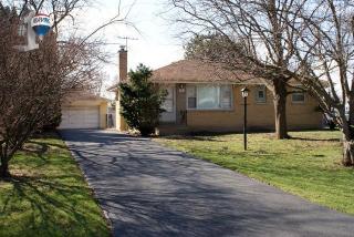 41 56th St, Westmont, IL 60559-2032