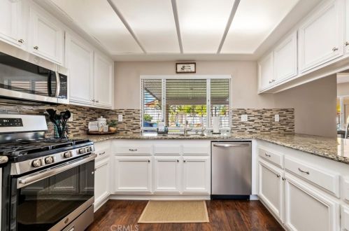 8517 Rosemary Dr, Riverside CA  92508-2921 exterior