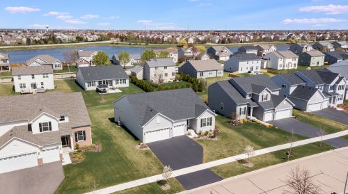 3148 Manchester Dr, Boulder Hill, IL 60538-3377