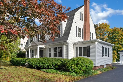 22 Mountain Ave, Lewiston, ME 04240-6209