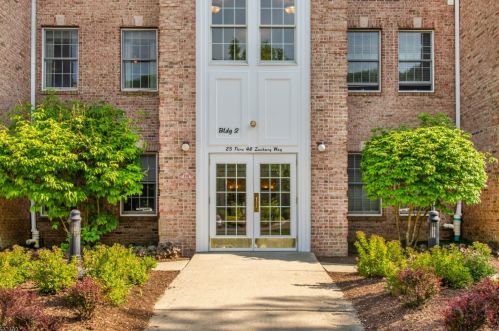 34 Zachary Way, Mount Arlington, NJ 07856-2330
