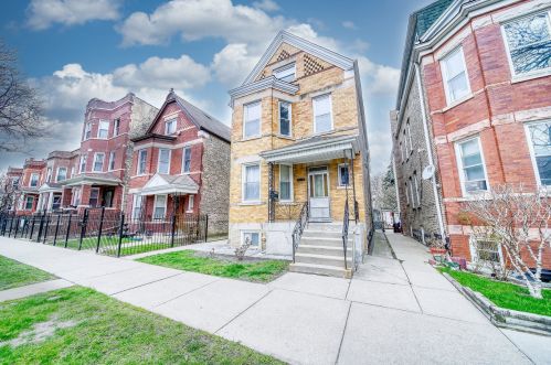 3230 Monticello Ave, Chicago, IL 60618-5321