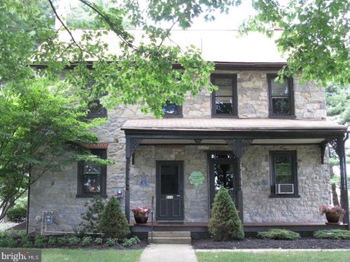 209 Valleybrook Dr, Lancaster PA  17601-4623 exterior