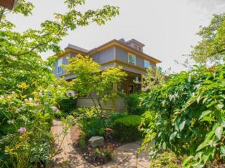 7034 John Ave, Portland, OR 97203-4833