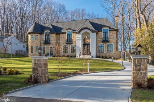 1048 Rector Ln, Mc Lean, VA 22102-1710