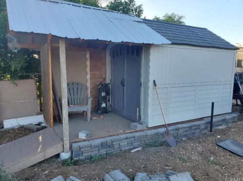 16743 Stallion Pl, Riverside CA  92504-5843 exterior