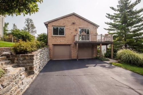 7228 Camargowoods Dr, Cincinnati OH  45243-2208 exterior
