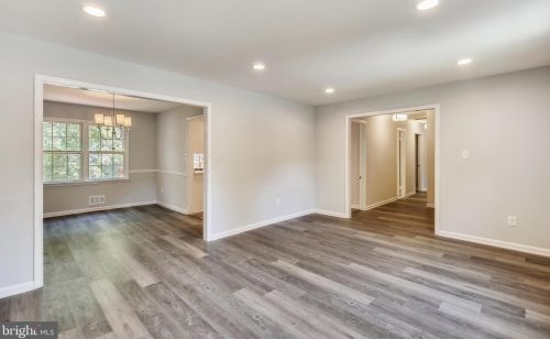 7305 Langsford Ct, Springfield VA  22153-1536 exterior