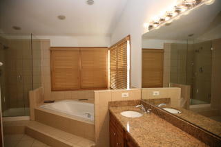 1035 Amberwood Cir, Naperville IL  60563-9355 exterior