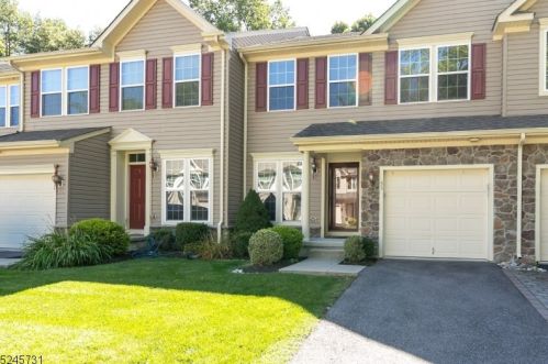 33 Village Ln, Sparta, NJ 07871-8606