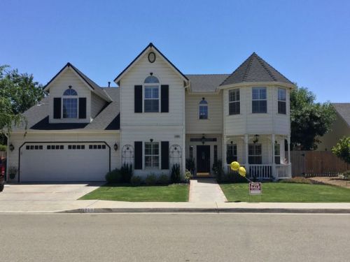 250 Loyola Ave, Clovis, CA 93619-7522