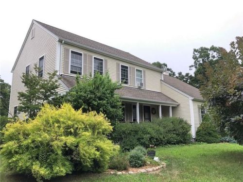 15 Blue Ridge Dr, Charlestown, RI 02813-2746