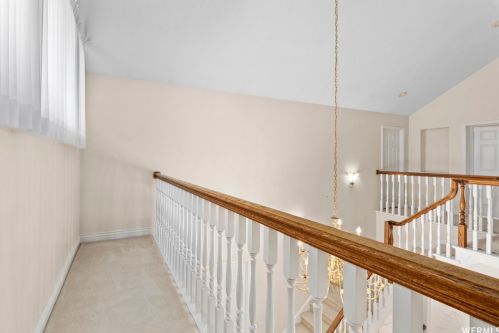 2515 Willow Hl Dr, Sandy UT 84093-1894 exterior