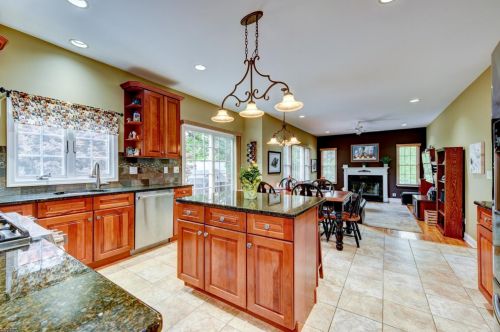 8 Matthew Ct, Dover NJ  07869-1058 exterior