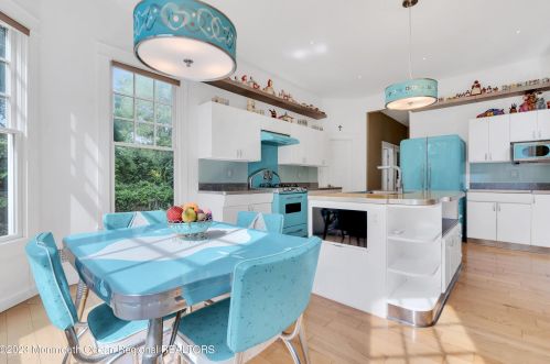 139 Cold Indian Spg Rd, Tinton Falls NJ 07712-3247 exterior