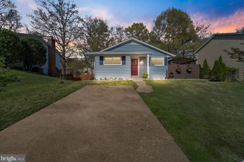 12711 Greenhall Dr, Woodbridge, VA 22192-3207