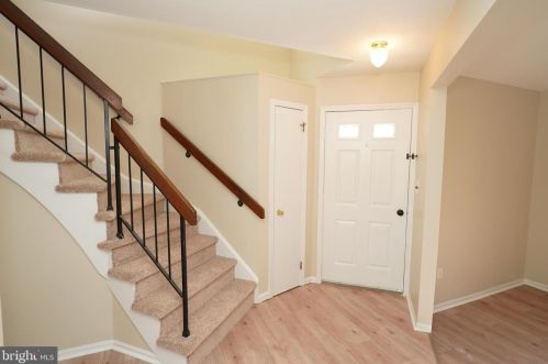 32 Geraldine Rd, East Windsor NJ  08520-2630 exterior
