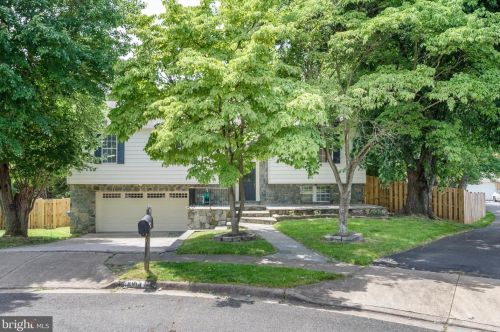 6104 Broadwick Ct, Springfield VA  22015-3206 exterior