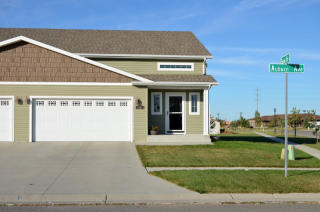 4241 Auburn Ave, Fargo, ND 58104-8428