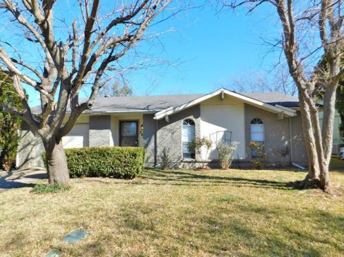 2013 Rose Hill Rd, Carrollton, TX 75007-3147