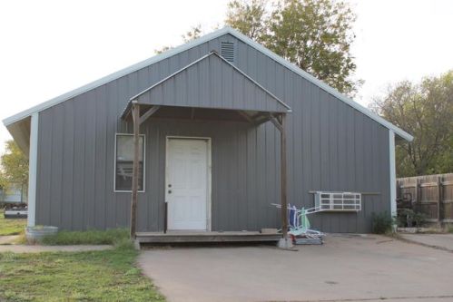 102 Cypress St, Cushing, OK 74023-3913