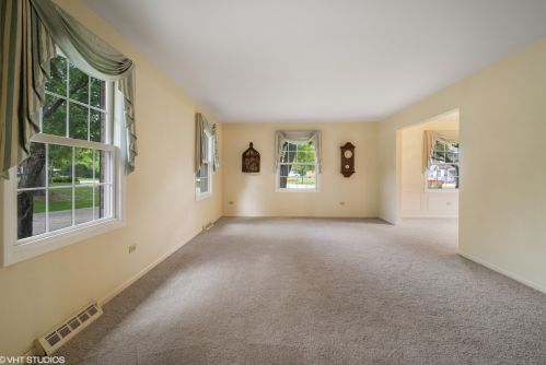 645 Salem Ct, Palatine, IL 60074-3862