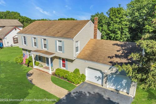 54 Cold Indian Springs Rd, Tinton Falls, NJ 07712-3355