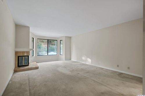 2520 Flintridge Dr, Glendale CA  91206-1033 exterior