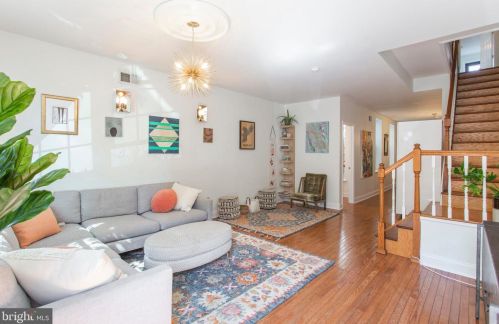 1233 8th St, Philadelphia, PA 19147-5129