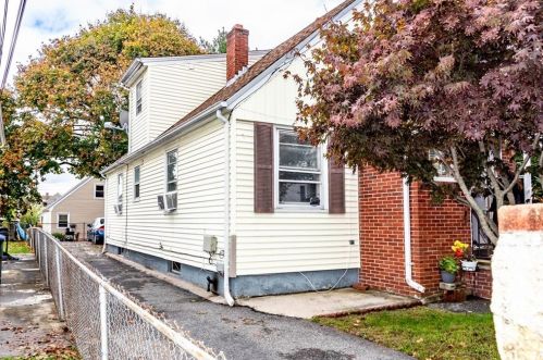 130 Erastus St, Providence, RI 02908-5115