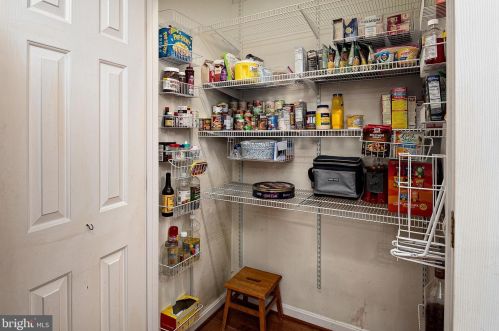 6132 Shady Side Rd, Shady Side MD exterior