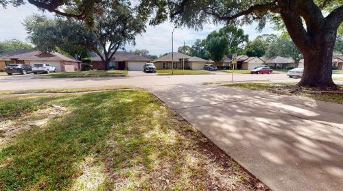 2214 Old Dixie Dr, Richmond TX  77406-6843 exterior