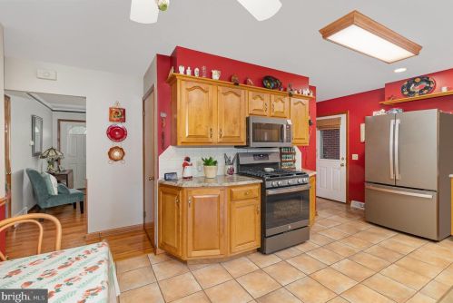 903 Hamilton St, Carlisle, PA 17013-1526