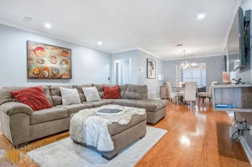 10 Brittany Way, Atlanta GA  30324-2962 exterior