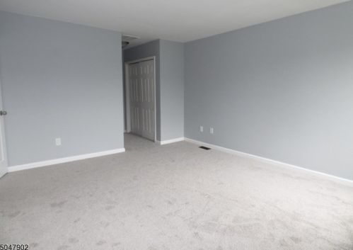 55 Saxton Dr, Hackettstown NJ  07840-1742 exterior