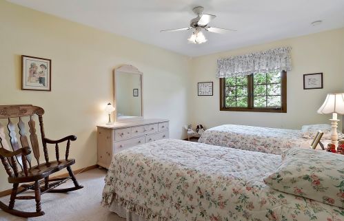 12237 Spire Dr, Lemont IL  60439-7319 exterior