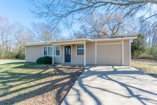 15 Clements Ln, Conway, AR 72032-9464