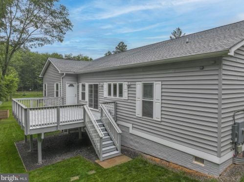 7330 Carver Rd, Gainesville, VA 20155-1822