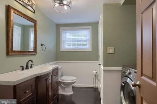 2861 Southwick Dr, Lancaster PA  17601-3547 exterior