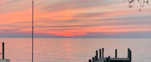 4741 Oak Rd, Shady Side, MD 20764-9782