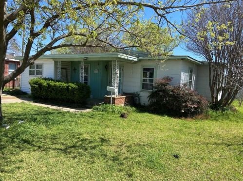 5705 Hobart St, Fort Worth, TX 76134-1211