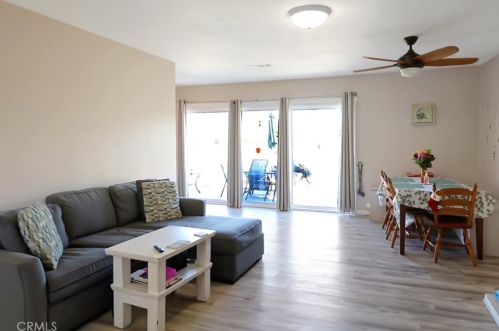 6411 Tournament Dr, Riverside CA  92509-5762 exterior