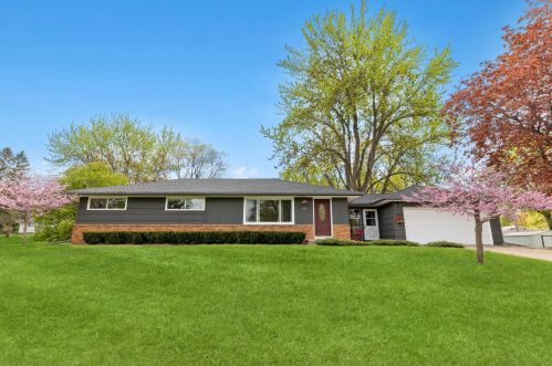 101 104th St, Minneapolis MN  55420-5303 exterior