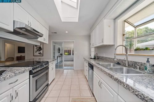 1925 Alvina Dr, Concord CA  94523-2801 exterior