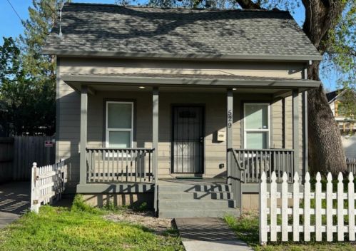 529 8th St, Chico, CA 95928-5720