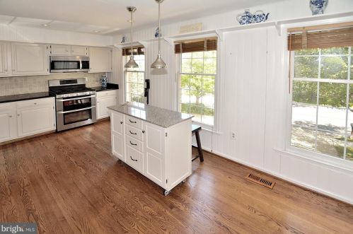 7734 Rockledge Ct, Springfield VA  22152-3853 exterior